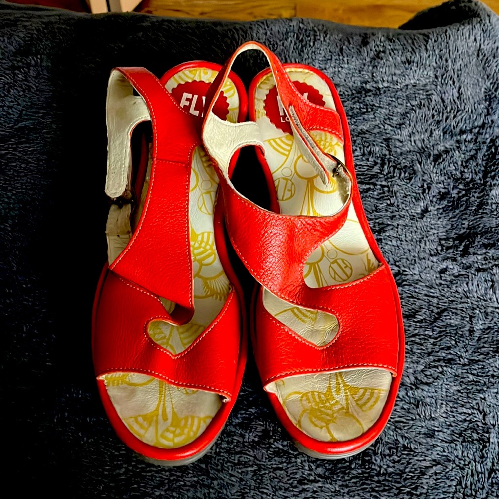 London Fly sandals